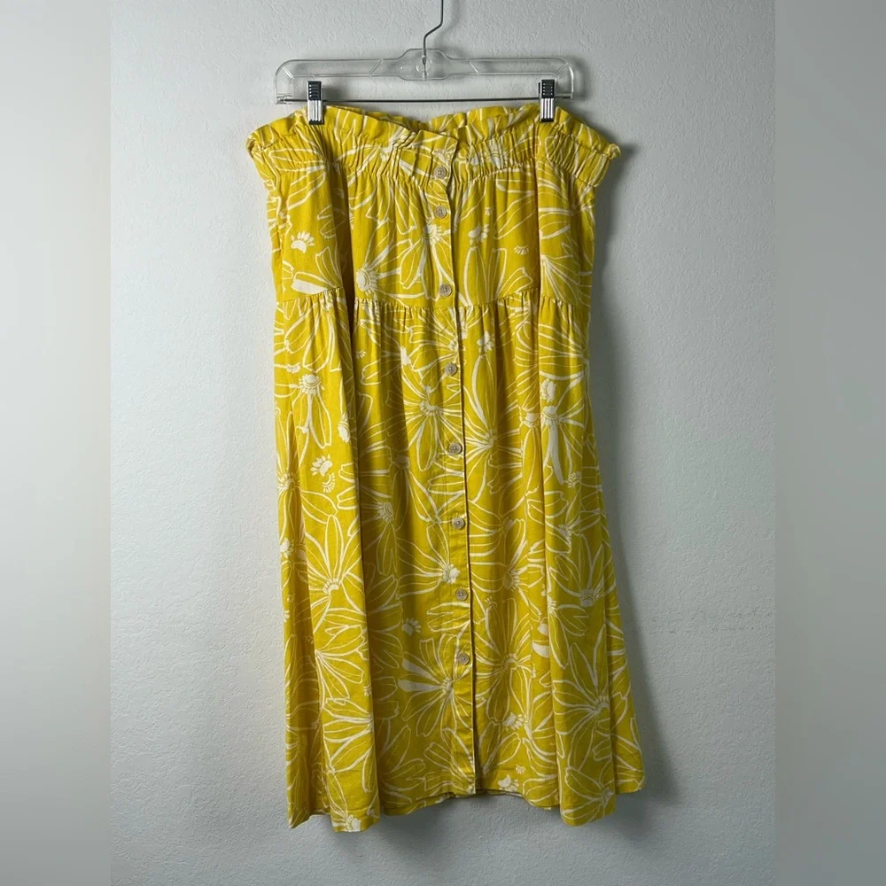 Universal Thread Floral Yellow & White Linen Rayon Blend Button Skirt. - Picture 1 of 12
